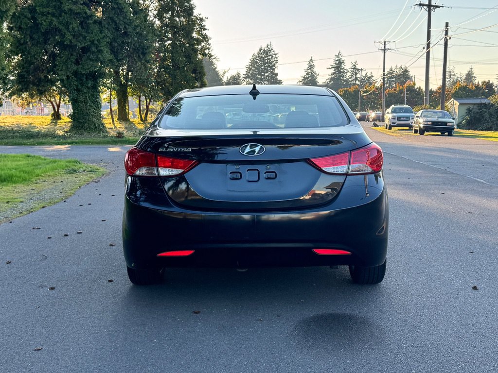 Used 2012 Hyundai Elantra Limited w/ Technology Pkg 5 FWD image 6