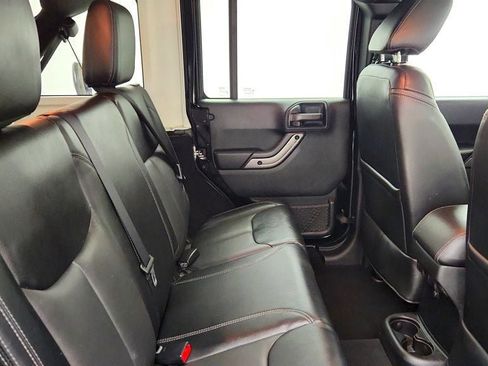Used 2018 Jeep Wrangler Unlimited Sahara AWD/4WD image 21