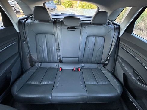 Used 2022 Audi e-tron Premium Plus w/ Premium Plus Package image 68