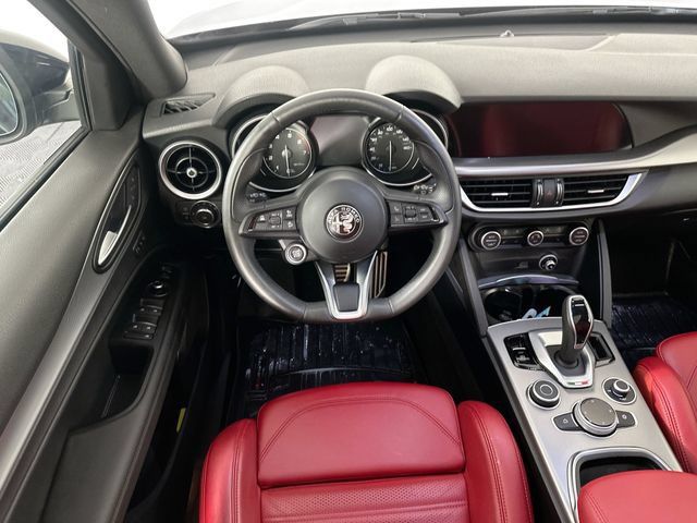 Used 2023 Alfa Romeo Stelvio Veloce AWD/4WD image 11