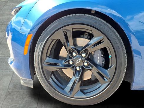 Used 2023 Chevrolet Camaro LT w/ Technology Package RWD image 11