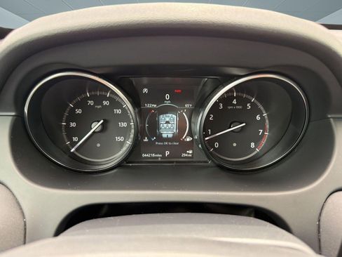 Used 2019 Land Rover Discovery Sport image 19