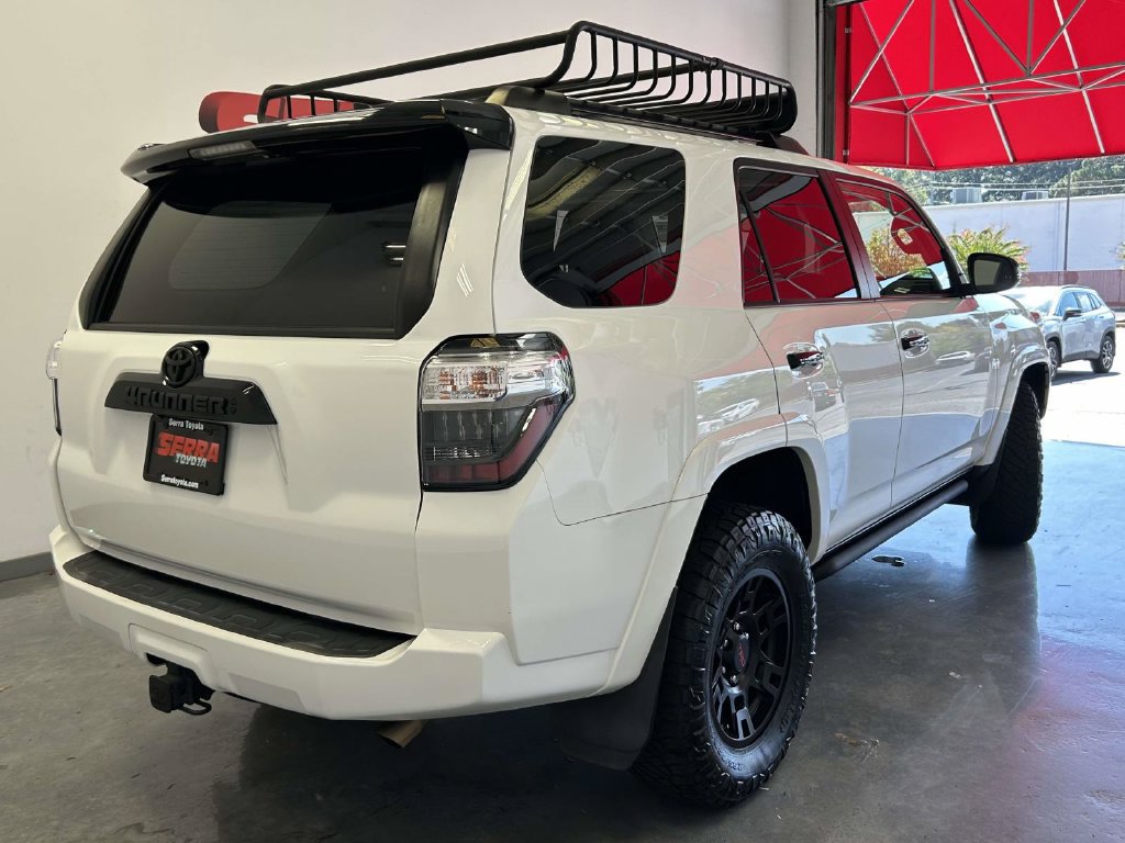 Used 2021 Toyota 4Runner Venture w/ Moonroof Package AWD/4WD image 3