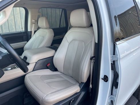 Used 2024 Ford Expedition Limited AWD/4WD image 24