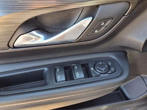 Used 2024 GMC Terrain SLE image 23