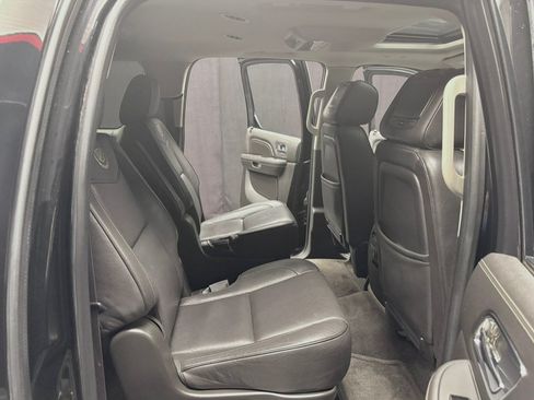 Used 2014 Cadillac Escalade ESV Platinum AWD/4WD image 29
