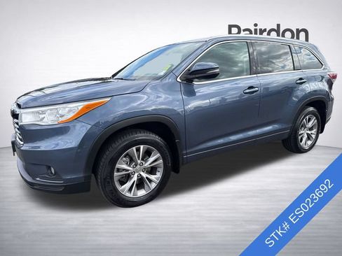 Used 2014 Toyota Highlander XLE AWD/4WD image 3