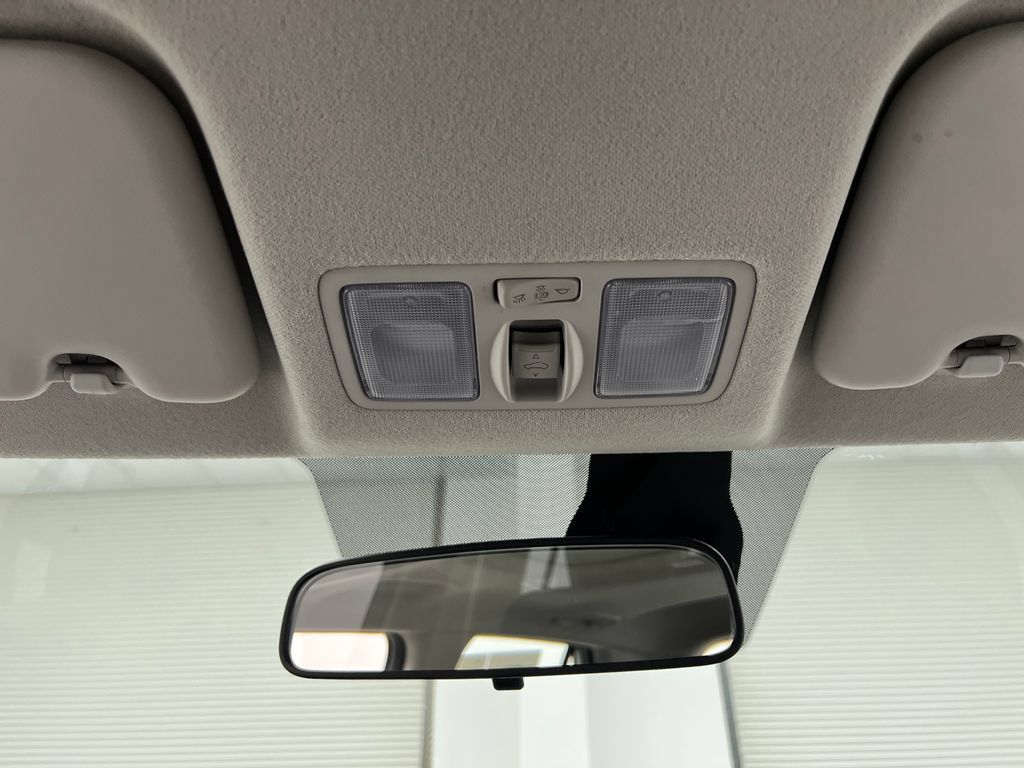 Used 2025 Hyundai Venue SEL FWD image 59