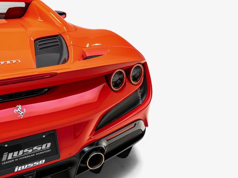 Used 2022 Ferrari F8 Tributo RWD image 31