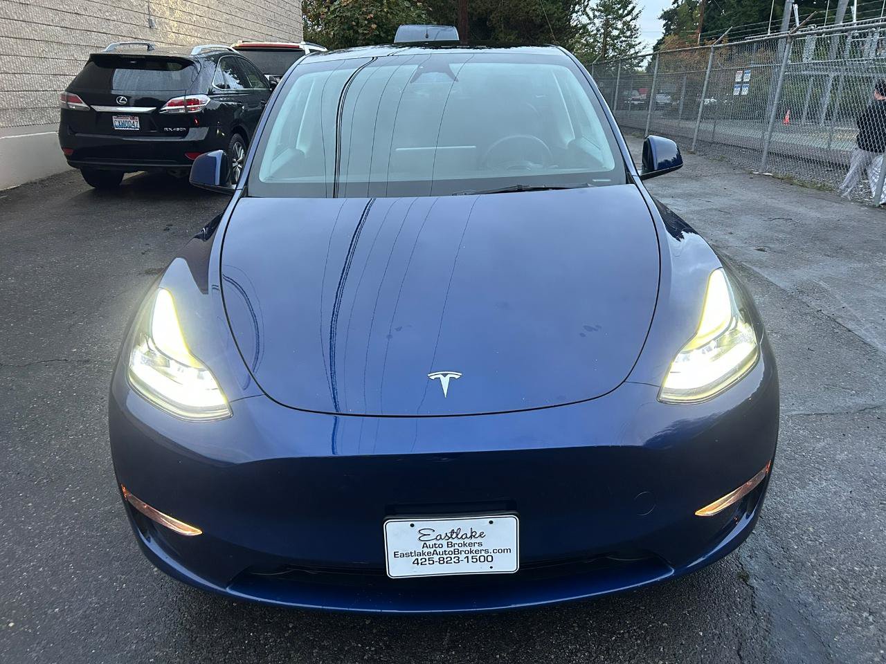 Used 2023 Tesla Model Y Long Range AWD/4WD image 2