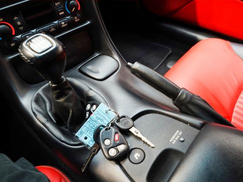 Used 2001 Chevrolet Corvette Z06 w/ Memory Pkg RWD image 51