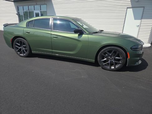 Used 2021 Dodge Charger SXT w/ Blacktop Package RWD image 15