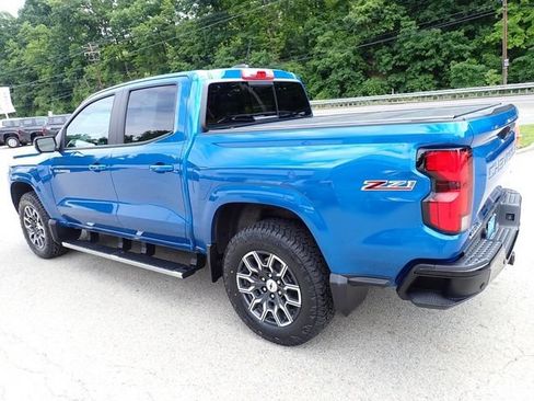 Used 2023 Chevrolet Colorado Z71 w/ Z71 Convenience Package 2 AWD/4WD image 9