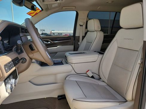 Used 2024 GMC Yukon Denali image 19