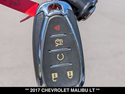 Used 2017 Chevrolet Malibu LT FWD image 27