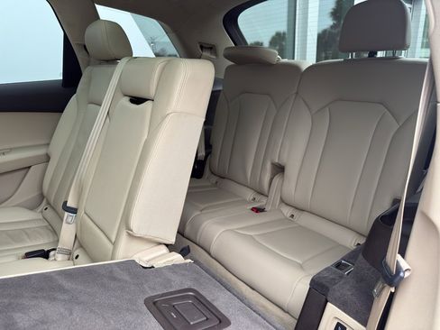 Used 2019 Audi Q7 3.0T Premium Plus w/ Premium Plus Package image 11