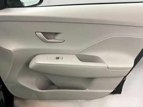 Used 2025 Hyundai Kona SEL AWD/4WD image 32