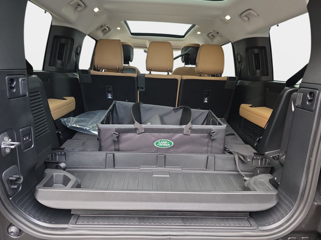 New 2026 Land Rover Defender 130 S AWD/4WD image 10