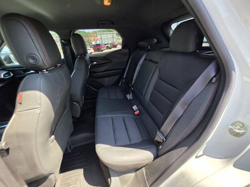 Used 2022 Chevrolet TrailBlazer RS w/ Technology Package AWD/4WD image 12