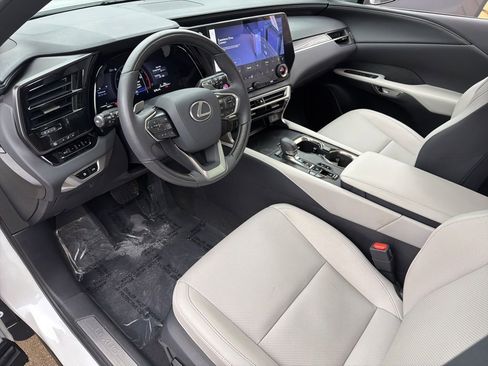 Used 2025 Lexus RX 350 Premium image 11