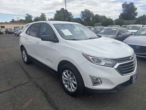 Used 2021 Chevrolet Equinox LS w/ LS Convenience Package AWD/4WD image 6