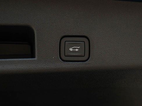 New 2026 Chevrolet Traverse LT w/ Driver Confidence Package AWD/4WD image 9