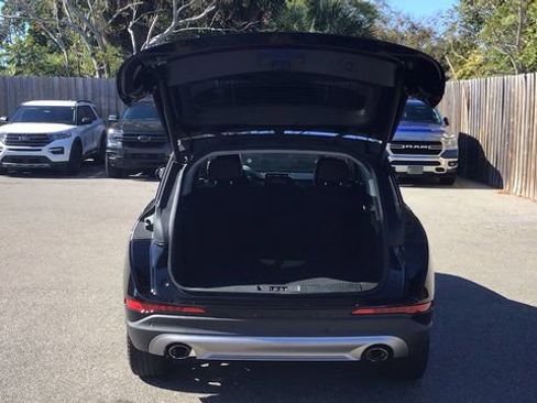 Used 2022 Lincoln Corsair Standard w/ Premium Package image 9