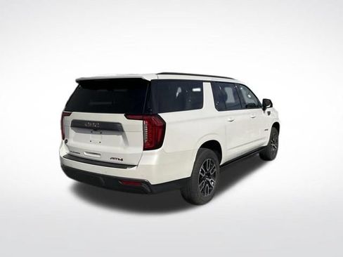 Used 2023 GMC Yukon XL AT4 w/ AT4 Premium Plus Package AWD/4WD image 7