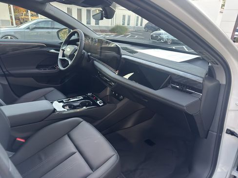 New 2025 Audi A6 e-tron Premium image 13