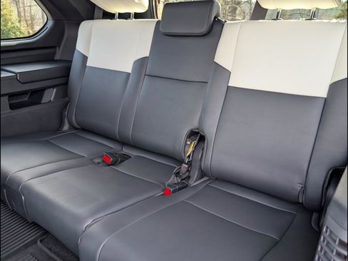 Used 2025 Toyota Sequoia Capstone image 15