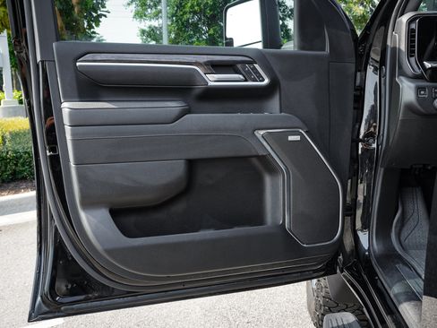 Used 2025 Chevrolet Silverado 2500 LTZ w/ LTZ Plus Package AWD/4WD image 14