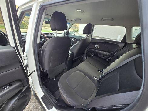 Used 2017 Kia Soul FWD image 23