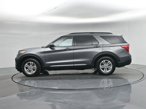 Certified 2023 Ford Explorer XLT RWD image 33