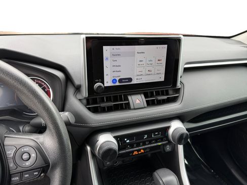 Used 2024 Toyota RAV4 LE image 12