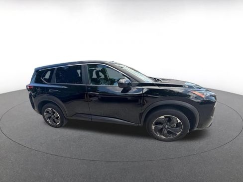 Used 2025 Nissan Rogue SV FWD image 3