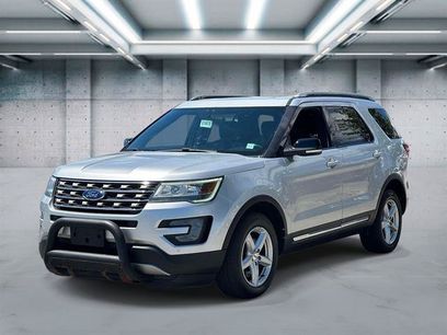 Used 2017 Ford Explorer XLT w/ Equipment Group 202A