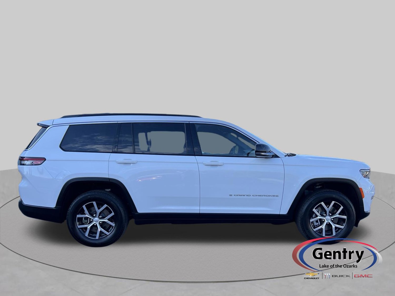 Used 2025 Jeep Grand Cherokee L Limited w/ Trailer Tow Package AWD/4WD image 6