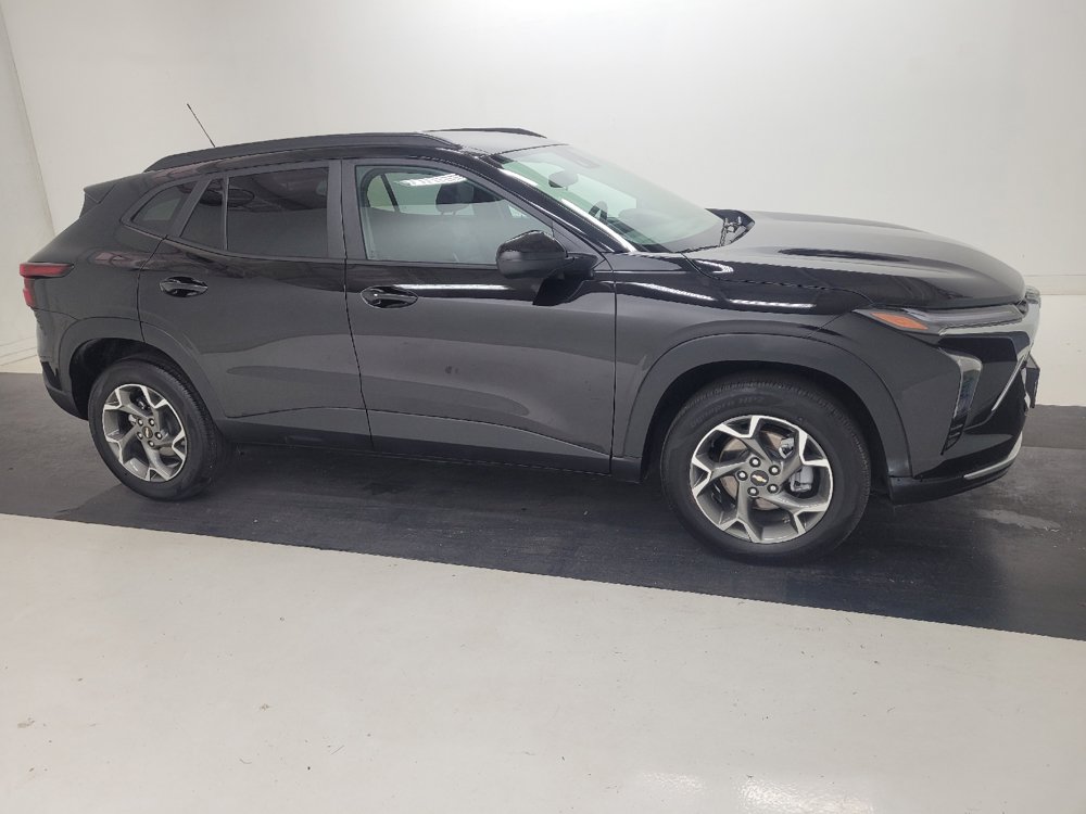 Used 2025 Chevrolet Trax LT w/ Driver Confidence Package FWD image 11