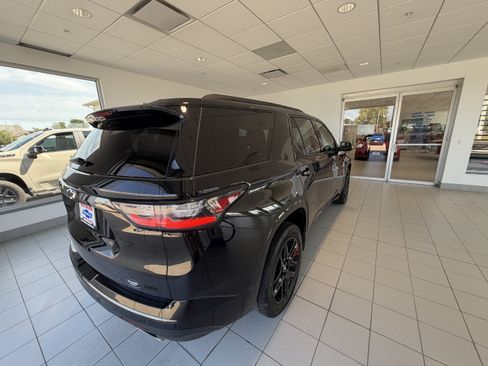 Used 2021 Chevrolet Traverse Premier w/ Redline Edition AWD/4WD image 7