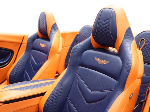 Used 2022 Aston Martin DBS Superleggera Volante RWD image 19