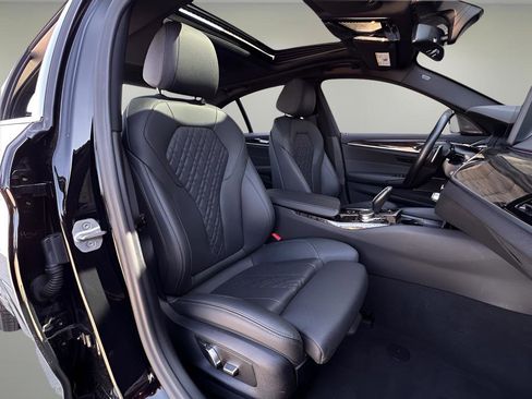 Used 2023 BMW 530e 530e iPerformance w/ Premium Package image 21