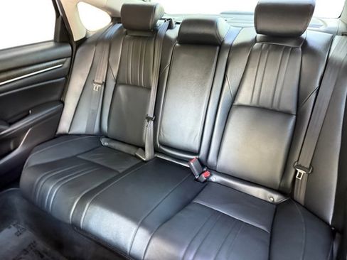Used 2022 Honda Accord Touring image 11