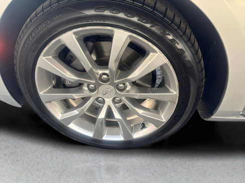 Used 2016 Cadillac XTS Luxury image 11