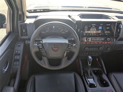 Used 2025 Nissan Frontier PRO-4X w/ Pro Premium Package image 28