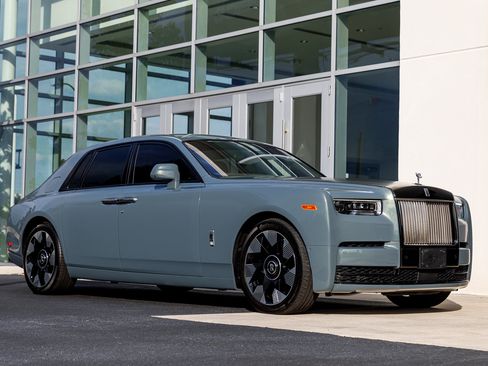 Certified 2023 Rolls-Royce Phantom Sedan w/ The Phantom Package image 21