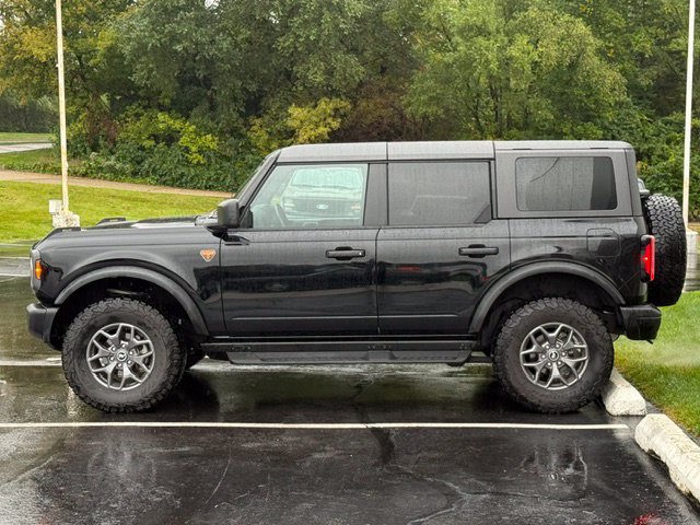 Used 2025 Ford Bronco Badlands AWD/4WD image 4