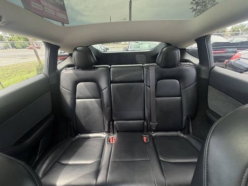 Used 2024 Tesla Model Y Long Range RWD image 20