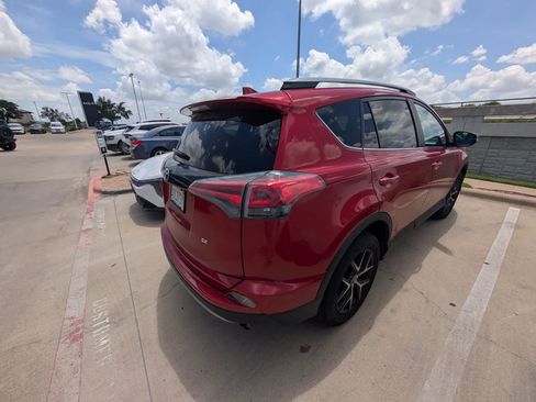 Used 2017 Toyota RAV4 SE FWD image 7