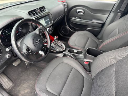 Used 2018 Kia Soul + FWD image 8