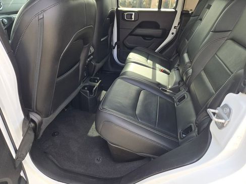 Used 2020 Jeep Gladiator Overland image 17